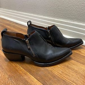 FRYE SACHA MOTO SHOOTIE BLACK
